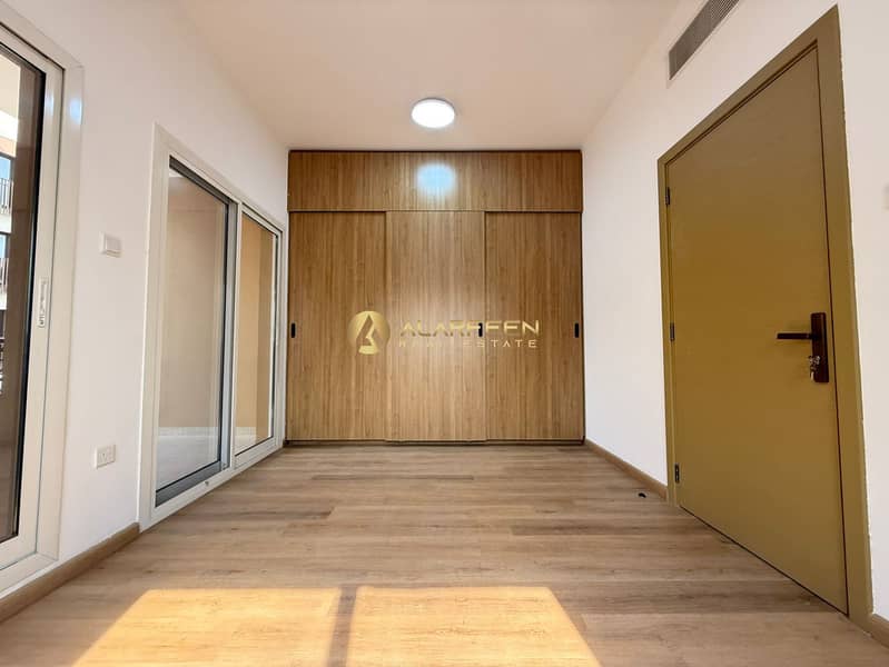 Corner Unit | Vacant | Near to exit