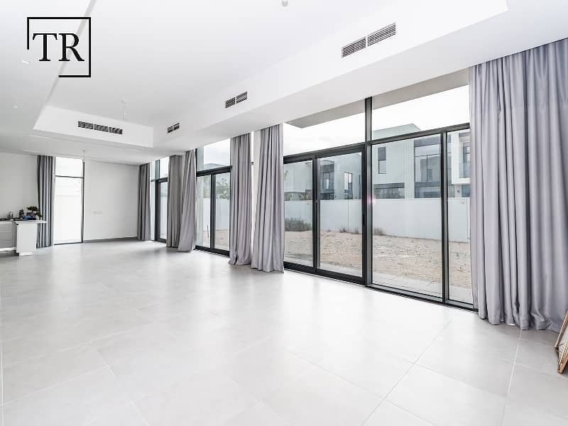 Single Row | Corner | Maids Ensuite | Spacious