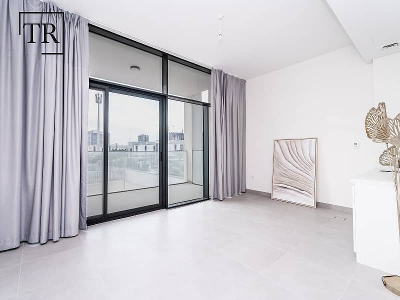 Single Row | Corner | Maids Ensuite | Spacious - Image 9