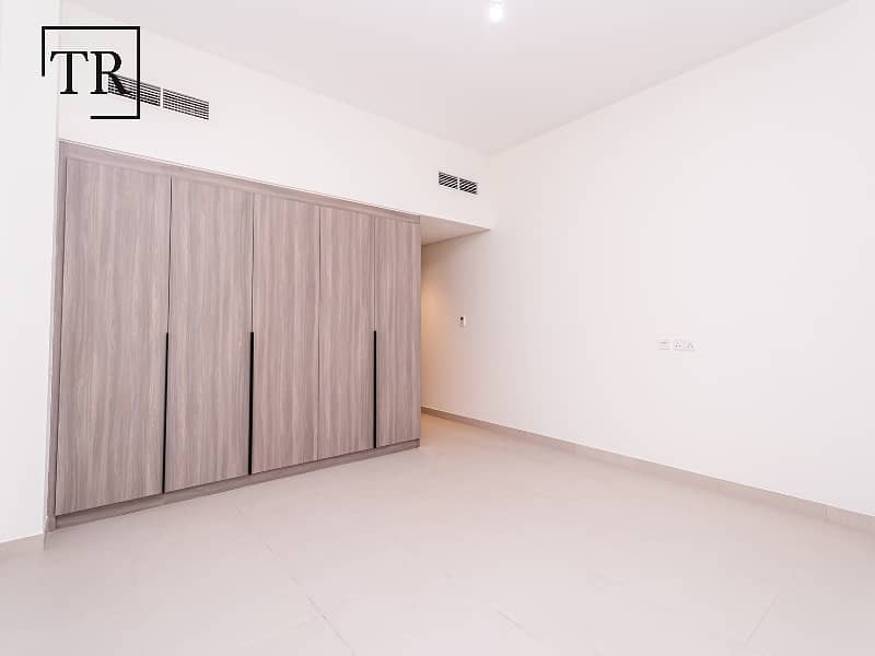 Single Row | Corner | Maids Ensuite | Spacious - Image 12