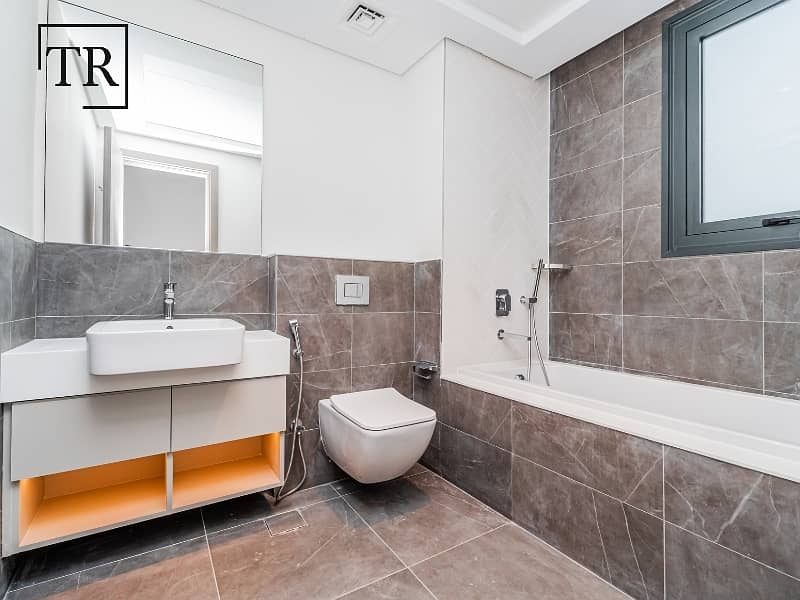 Single Row | Corner | Maids Ensuite | Spacious - Image 20