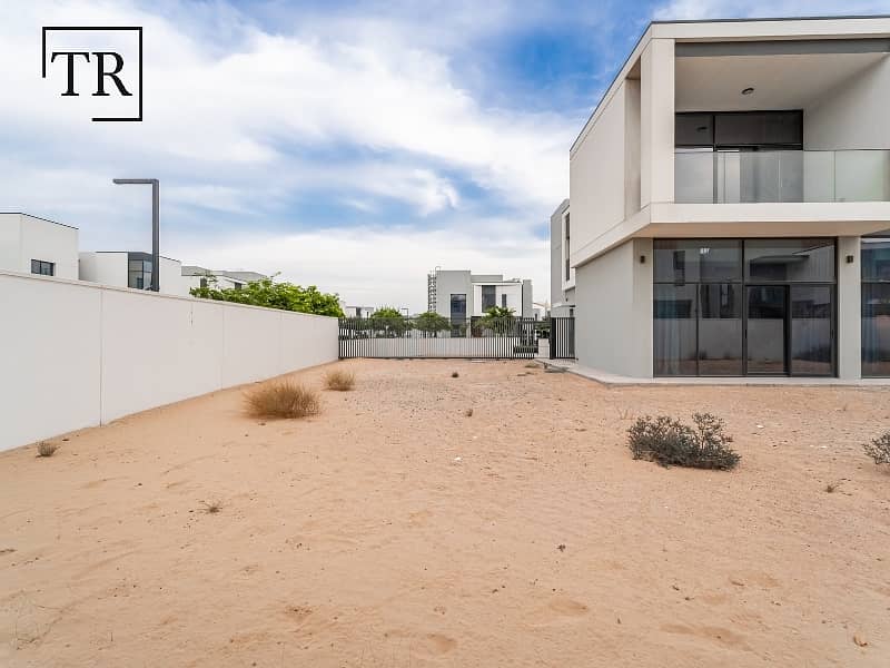 Single Row | Corner | Maids Ensuite | Spacious - Image 27