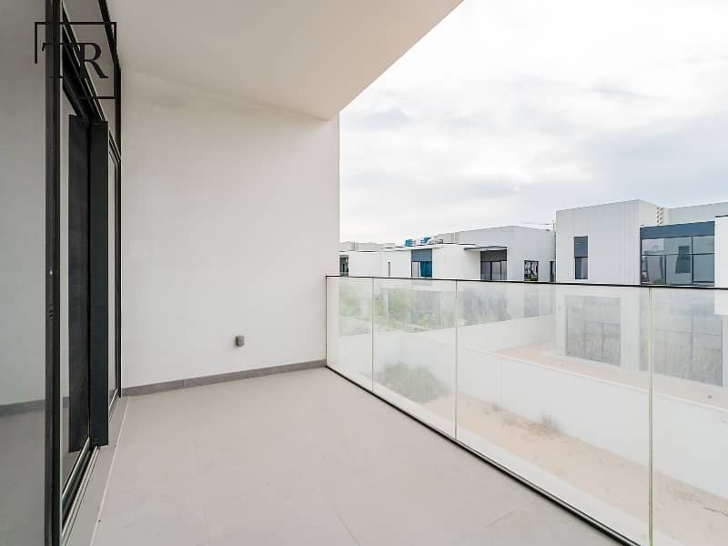 Single Row | Corner | Maids Ensuite | Spacious - Image 30