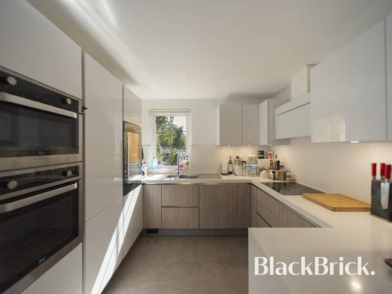 Exclusive Villa | Private Pool | Gym - Image 8