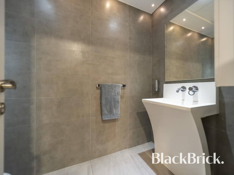 Exclusive Villa | Private Pool | Gym - Image 10