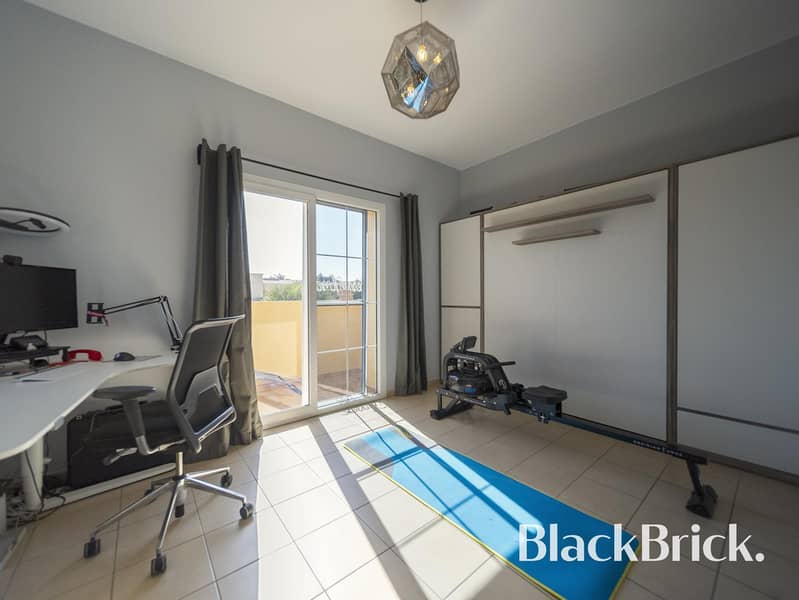 Exclusive Villa | Private Pool | Gym - Image 12