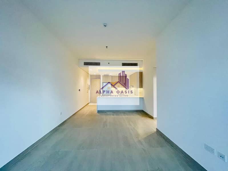 Brand New/ Ready to Move/ Fitted Kitchen/ Double Balcony