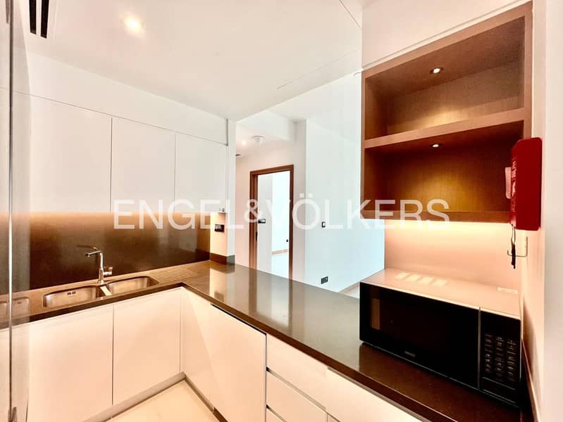 Rare Views | High Floor | Iconic Location - Image 7