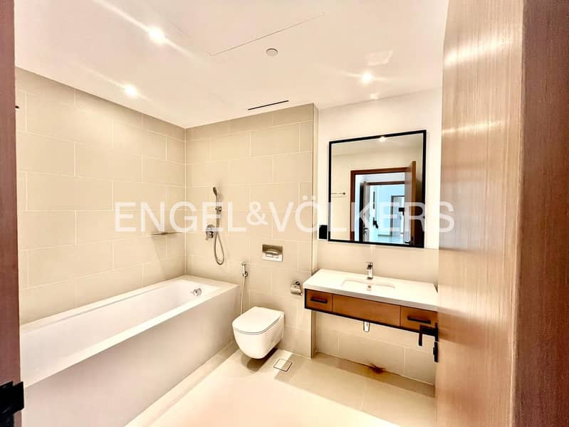 Rare Views | High Floor | Iconic Location - Image 23