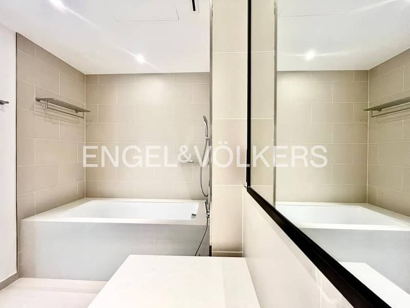 Rare Views | High Floor | Iconic Location - Image 29