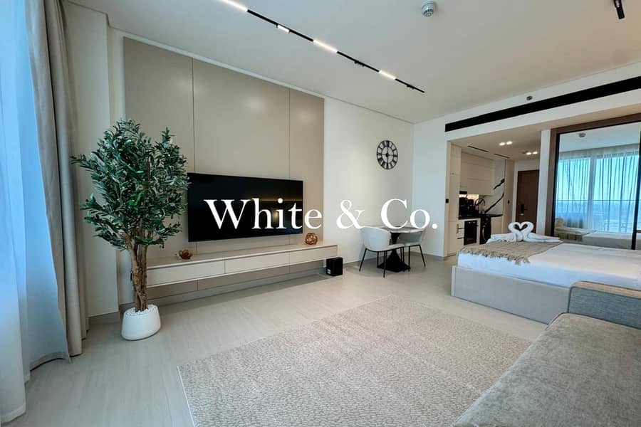 Luxury | Upgraded Studio | Canal Views