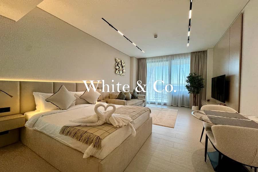 Luxury | Upgraded Studio | Canal Views