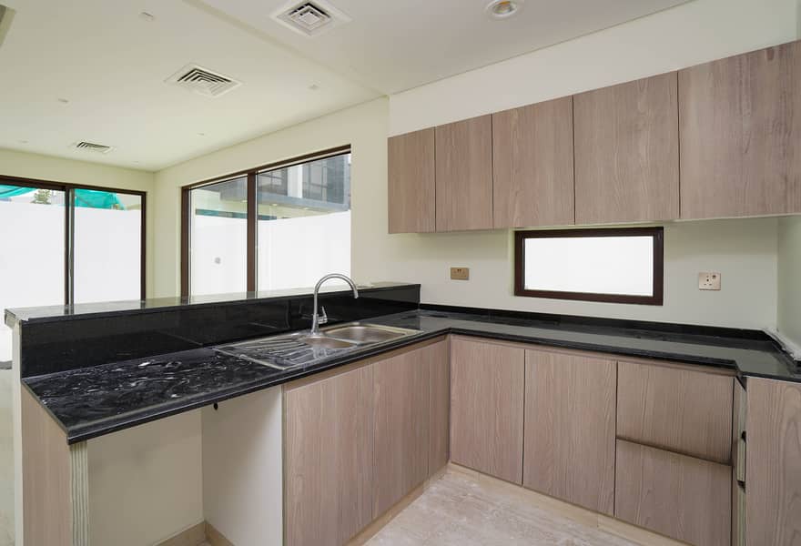 Vacant | Brand New Townhouse | Community View