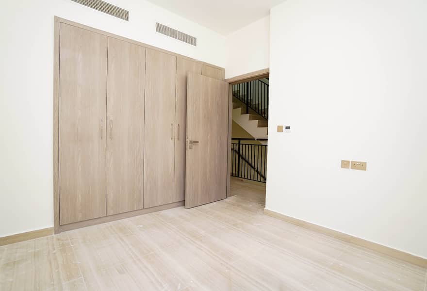 Vacant | Brand New Townhouse | Community View