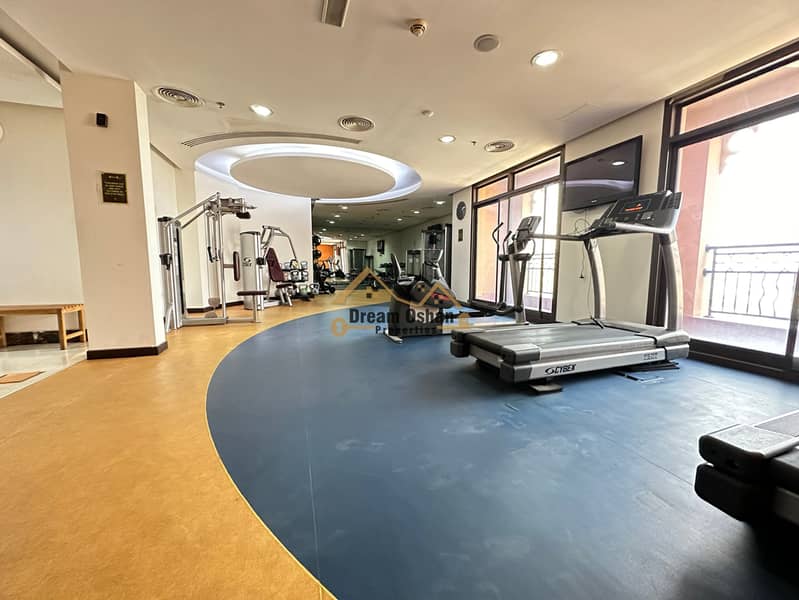 Fully Furnihsed | All Bills included | close To Sp Jain uni