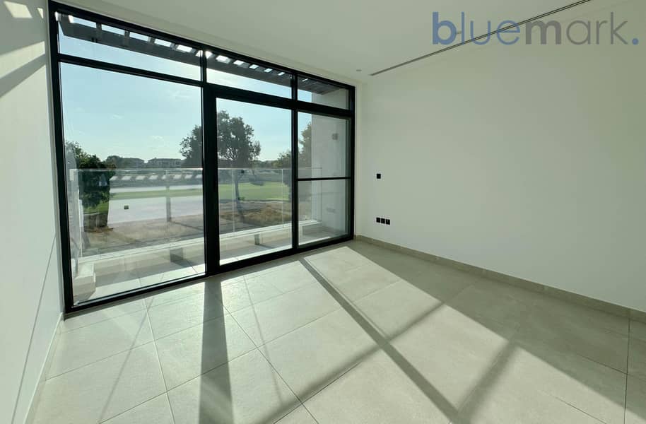 Direct Golf Couse View | Luxury 3 Beds House for Sale - Image 8