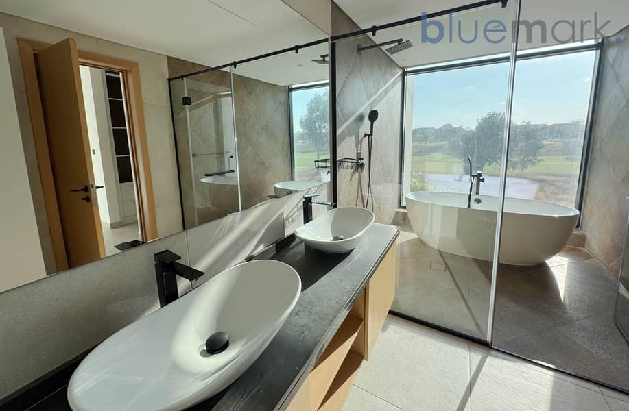 Direct Golf Couse View | Luxury 3 Beds House for Sale - Image 10