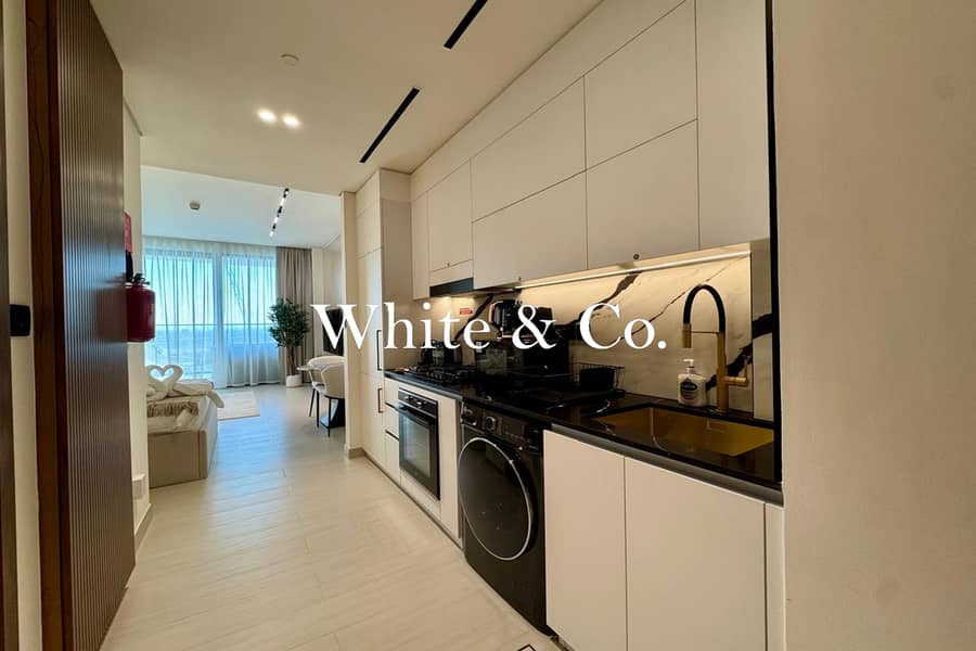 Luxury | Upgraded Studio | Canal Views - Image 10