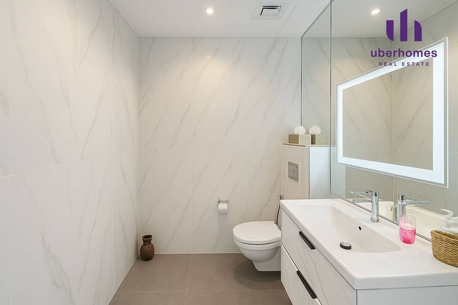 High Floor | Upgraded Unit | Community View - Image 18