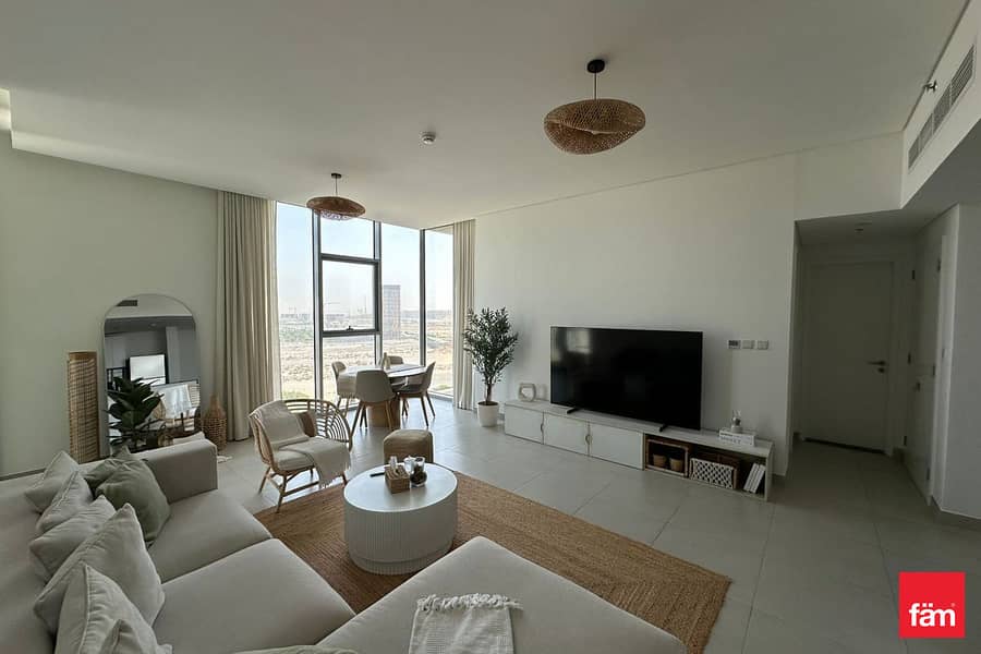 Unfurnished | Vacant On Jan | Spacious | Bright