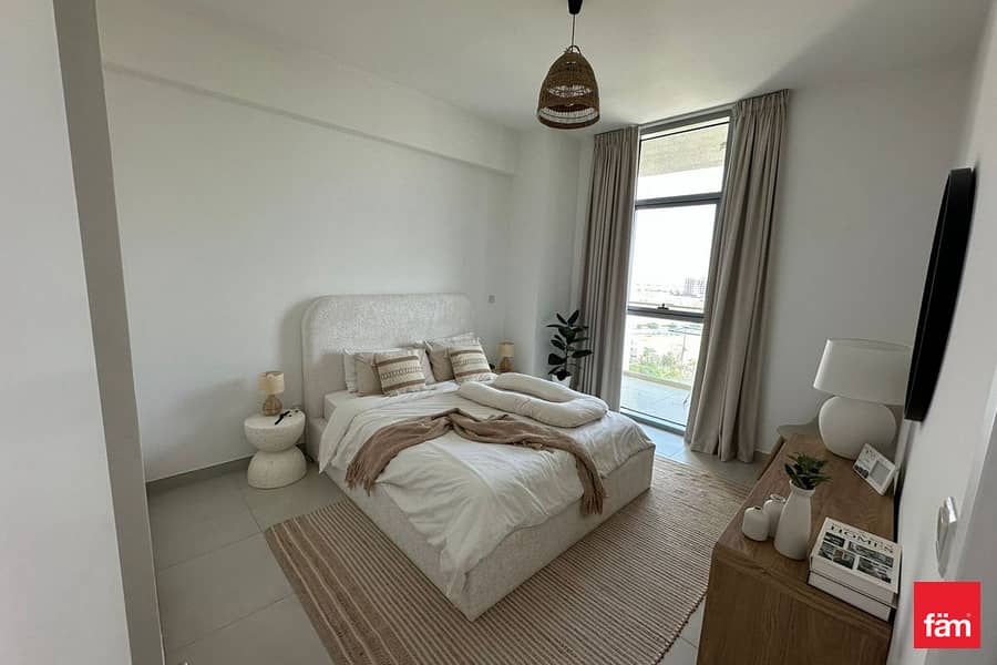 Unfurnished | Vacant On Jan | Spacious | Bright