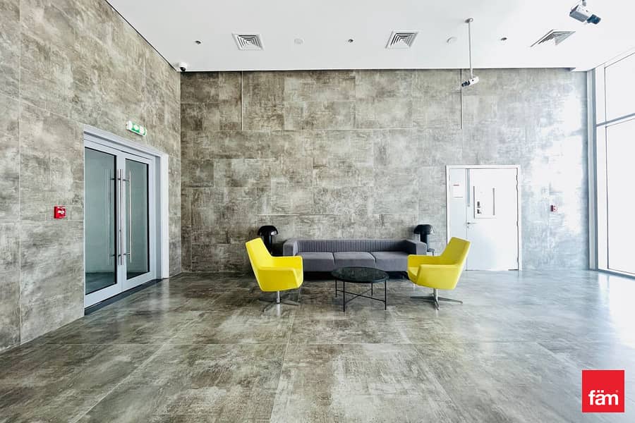 Unfurnished | Vacant On Jan | Spacious | Bright - Image 19