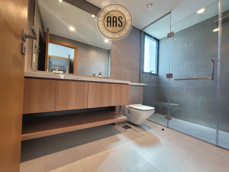 END CORNER SINGLE ROW 4BR+MAID VILLA JUST 215K - Image 11