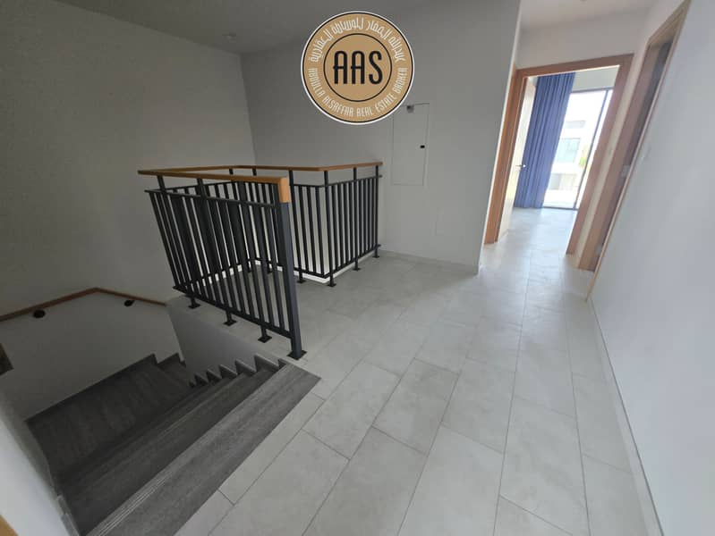 END CORNER SINGLE ROW 4BR+MAID VILLA JUST 215K - Image 14