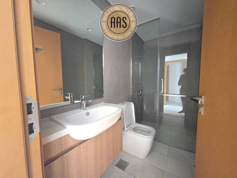 END CORNER SINGLE ROW 4BR+MAID VILLA JUST 215K - Image 16