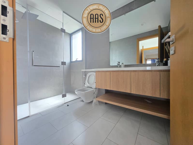 END CORNER SINGLE ROW 4BR+MAID VILLA JUST 215K - Image 17