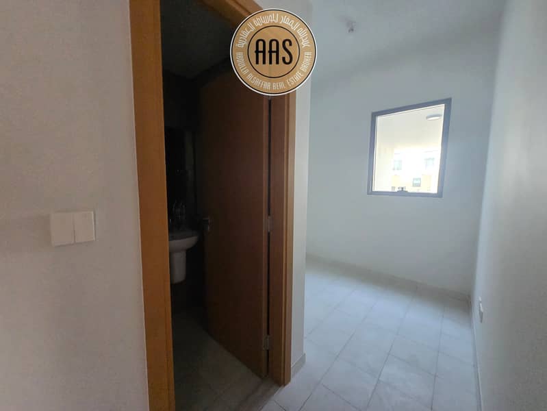 END CORNER SINGLE ROW 4BR+MAID VILLA JUST 215K - Image 18