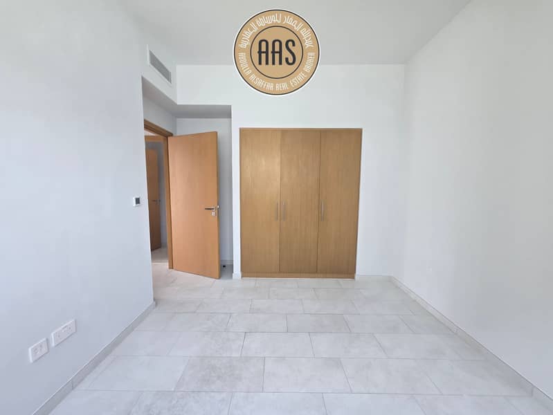 END CORNER SINGLE ROW 4BR+MAID VILLA JUST 215K - Image 19