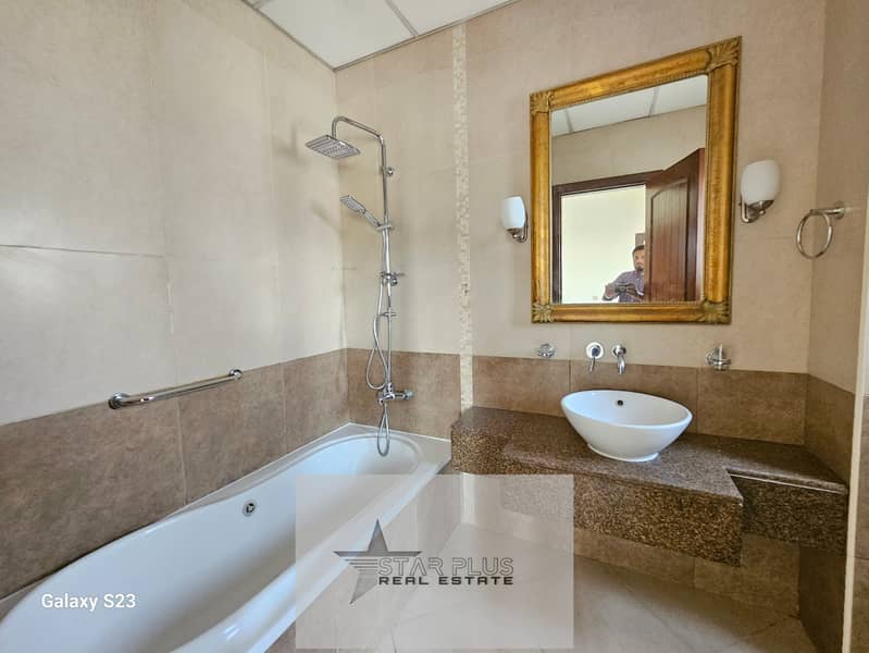 PRIVATE ENTRANCE 4 BEDROOM VILL WITH MAID ROOM ALL ROOM MASTER ALSO PRIVATE SWIMMING POOL - Image 19