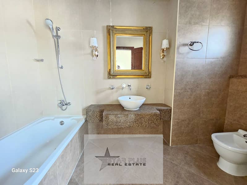 PRIVATE ENTRANCE 4 BEDROOM VILL WITH MAID ROOM ALL ROOM MASTER ALSO PRIVATE SWIMMING POOL - Image 22