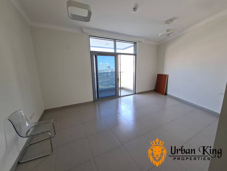 Like Brand new building studio available Arjan - Image 8