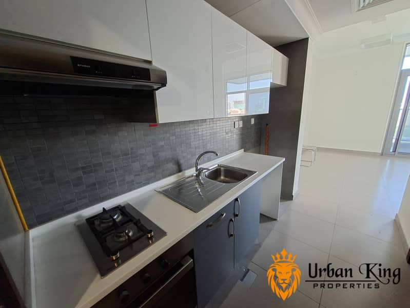 Like Brand new building studio available Arjan - Image 12