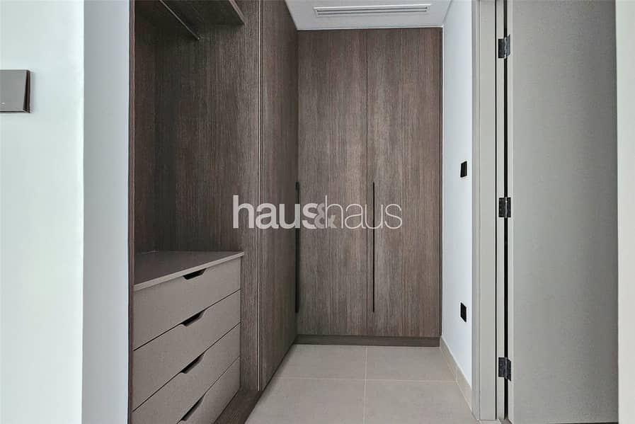 Central Location | Garage | Integrated Appliances - Image 7