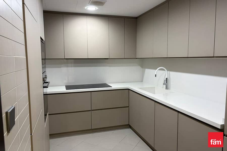 Huge 1bed / Ready To Move In / Renovated - Image 8