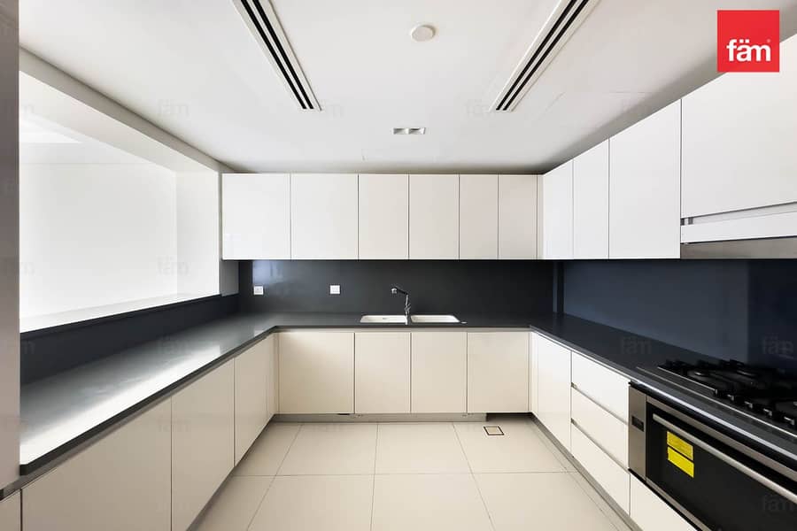 Big family apt | High floor | Near Dubai Mall - Image 7