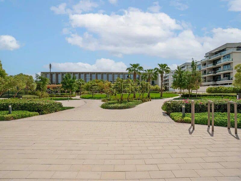 Ready to Move | Courtyard View | Fully Furnished - Image 9