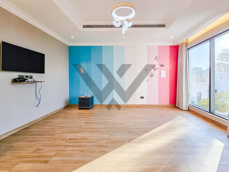 4BR|Exquisite Upgraded Beach front|Private Pool - Image 27