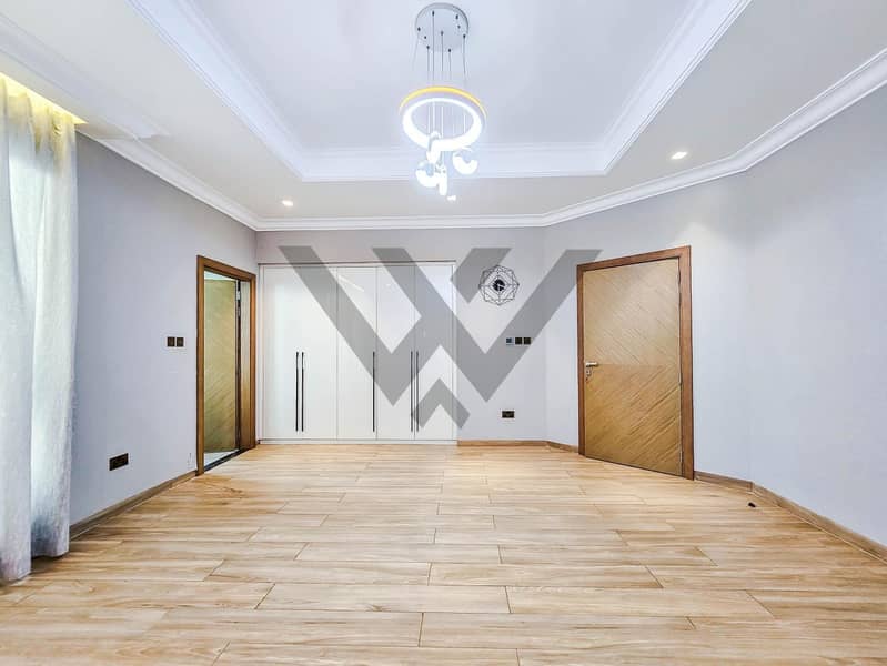 4BR|Exquisite Upgraded Beach front|Private Pool - Image 28