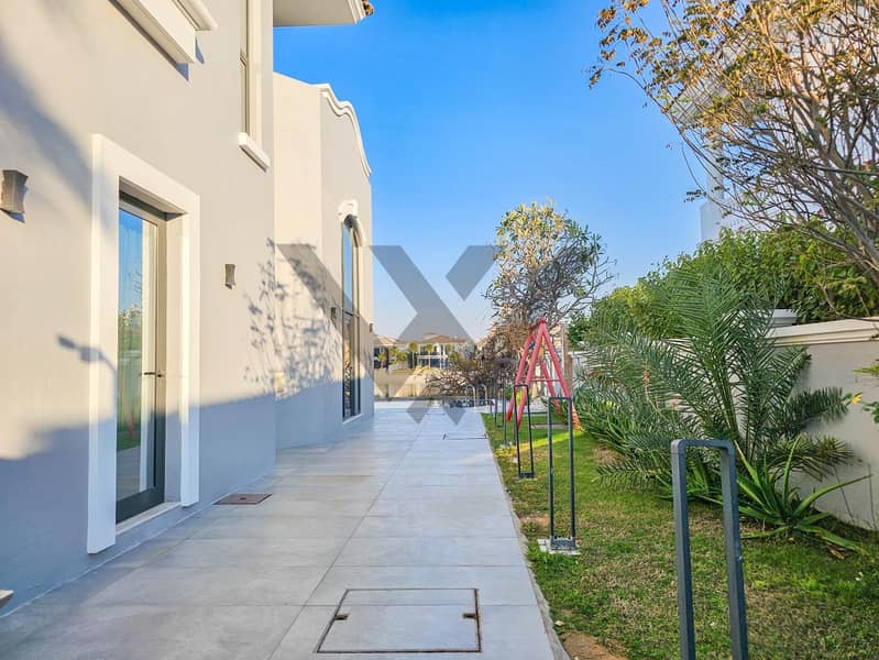 4BR|Exquisite Upgraded Beach front|Private Pool - Image 34