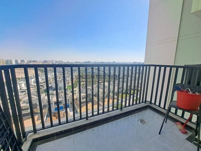 Villa Facing: Close to Metro Spacious Studio - Image 8