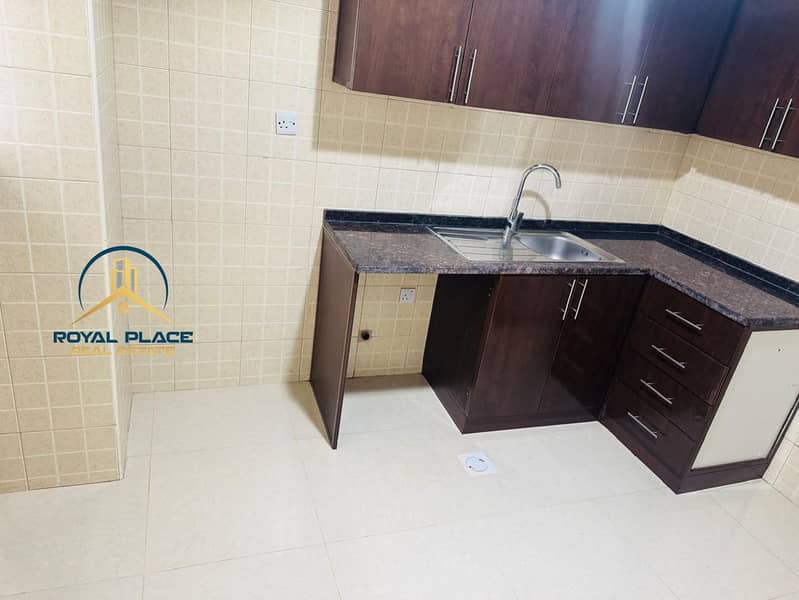 Spacious & Modern Apartments in Al Manal Residence - Image 8