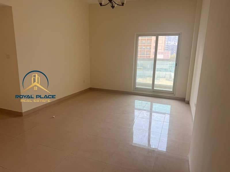 2 BHK Apartment for Rent in 4 Direction Building,