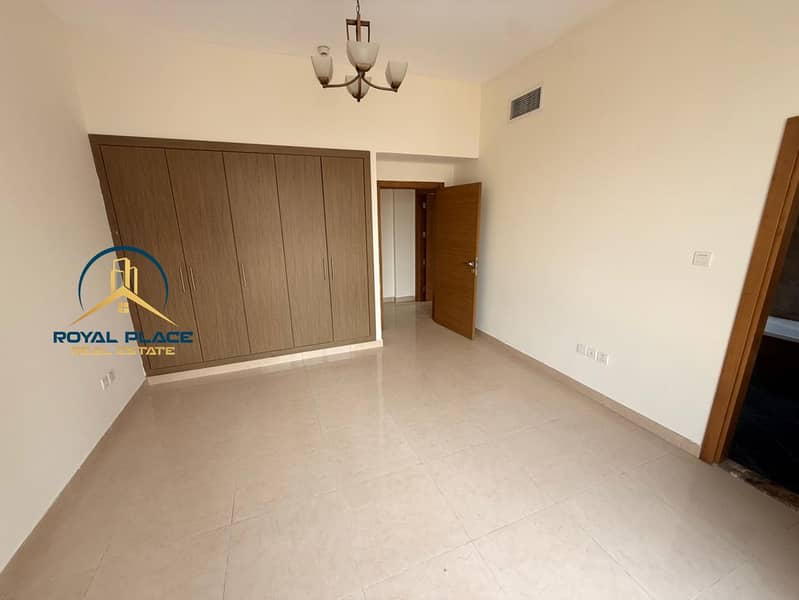 2 BHK Apartment for Rent in 4 Direction Building,