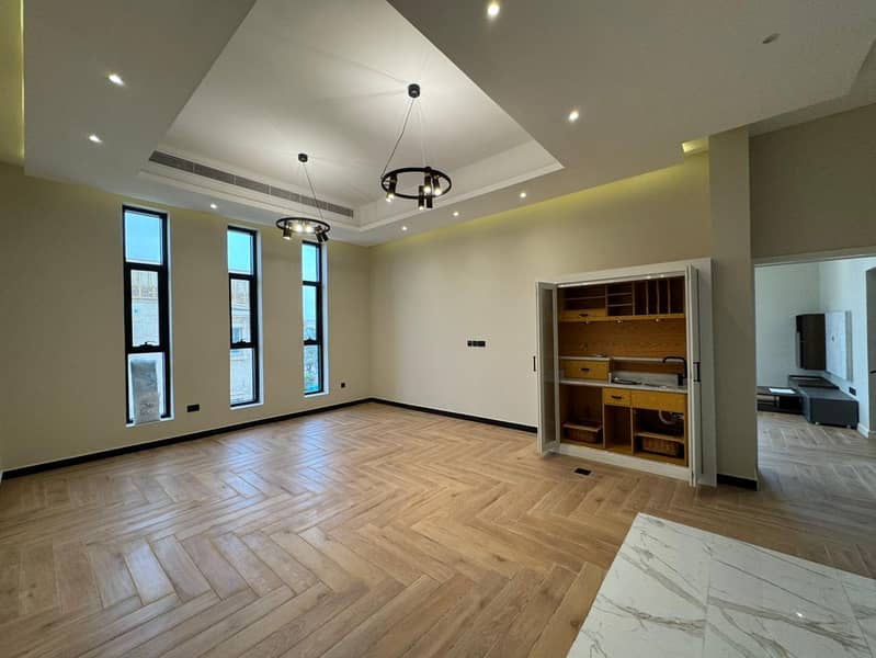 Brand New |5BR Modern Villa | Garden