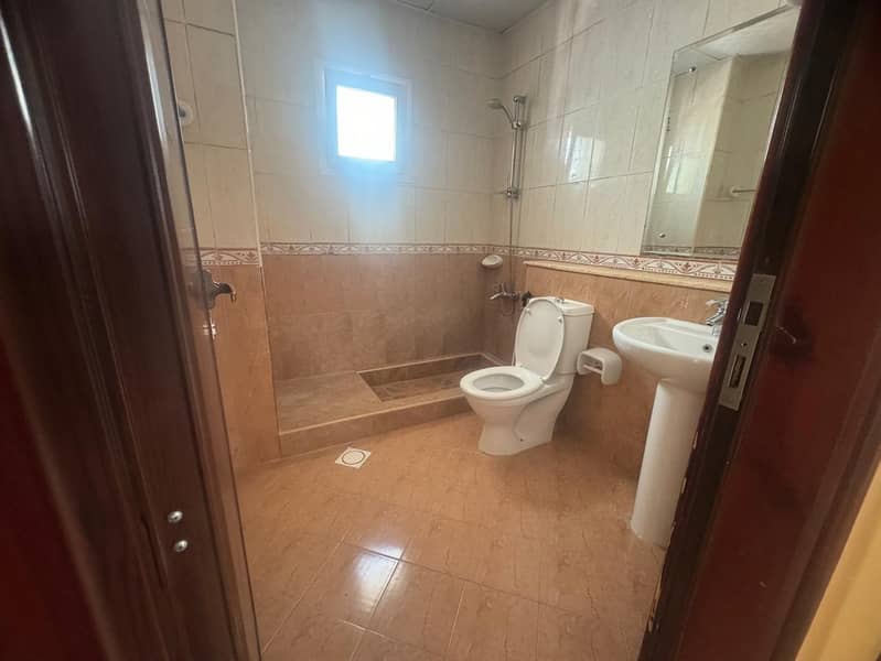 Spacious 3-Bedroom Villa for Rent in Mirdif - Image 8