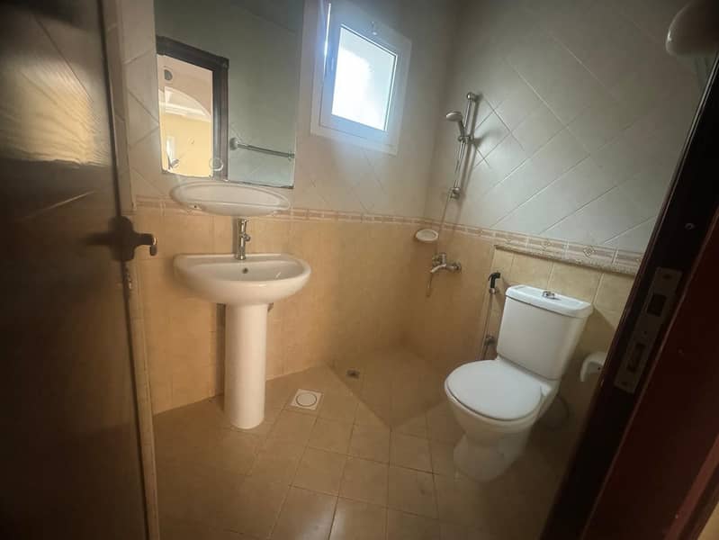 Spacious 3-Bedroom Villa for Rent in Mirdif - Image 9